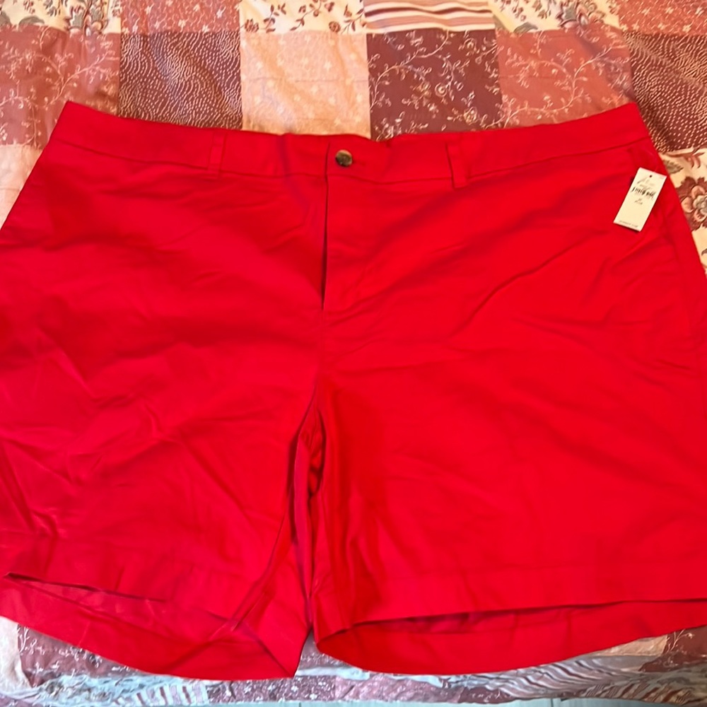 Old Navy Woman’s shorts. Color Red. Plus size 26